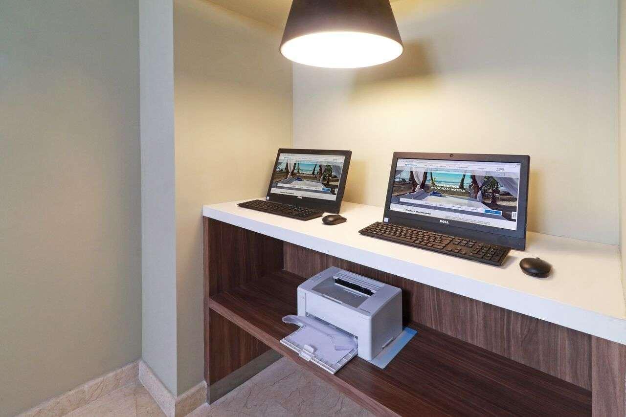 Wyndham Garden Monterrey Valle Real Экстерьер фото