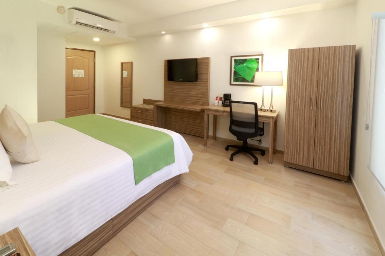 Wyndham Garden Monterrey Valle Real Экстерьер фото