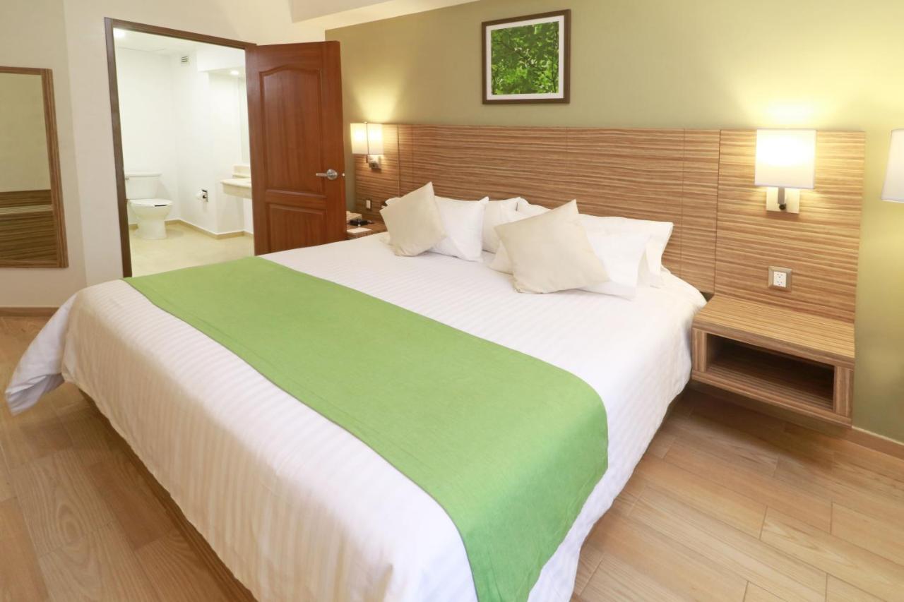 Wyndham Garden Monterrey Valle Real Экстерьер фото
