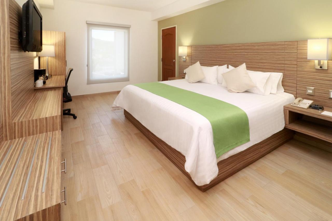 Wyndham Garden Monterrey Valle Real Экстерьер фото