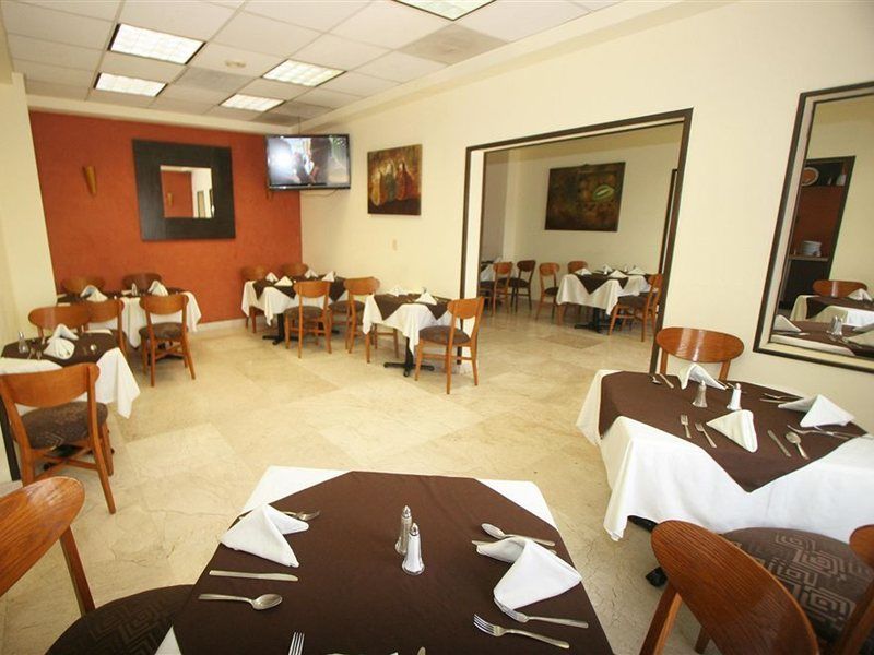 Wyndham Garden Monterrey Valle Real Экстерьер фото