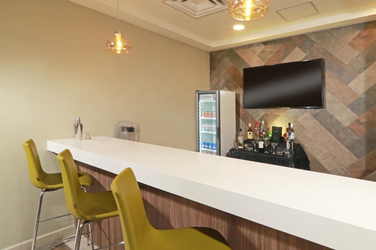 Wyndham Garden Monterrey Valle Real Экстерьер фото