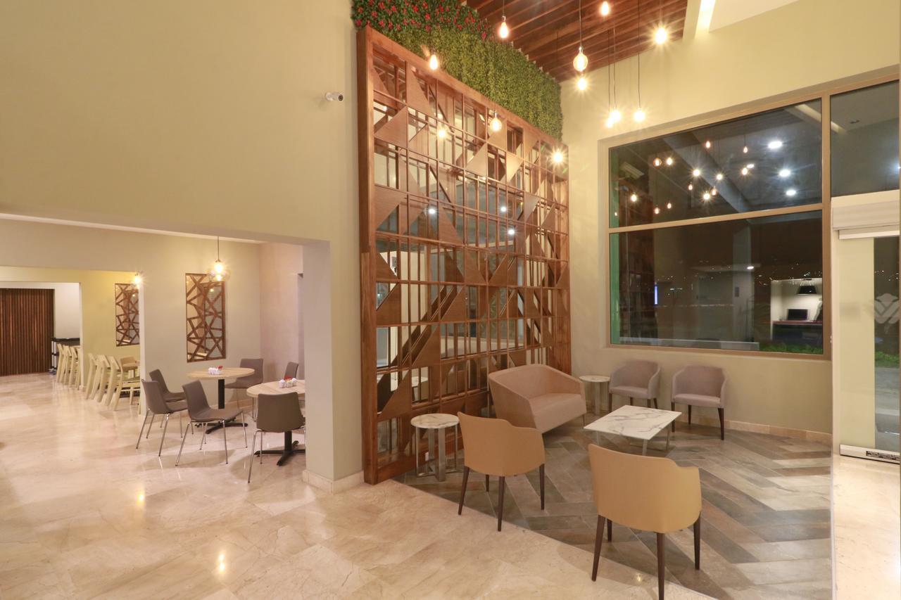 Wyndham Garden Monterrey Valle Real Экстерьер фото