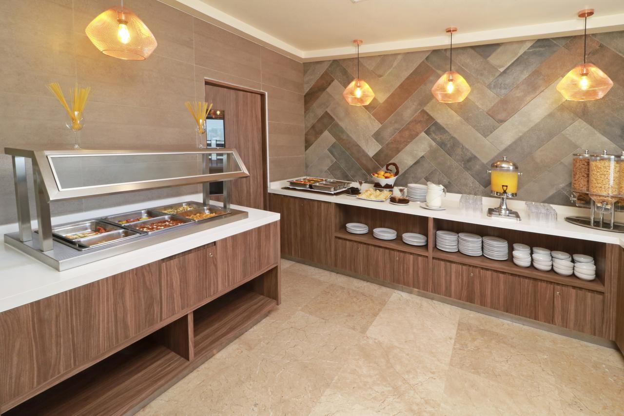 Wyndham Garden Monterrey Valle Real Экстерьер фото