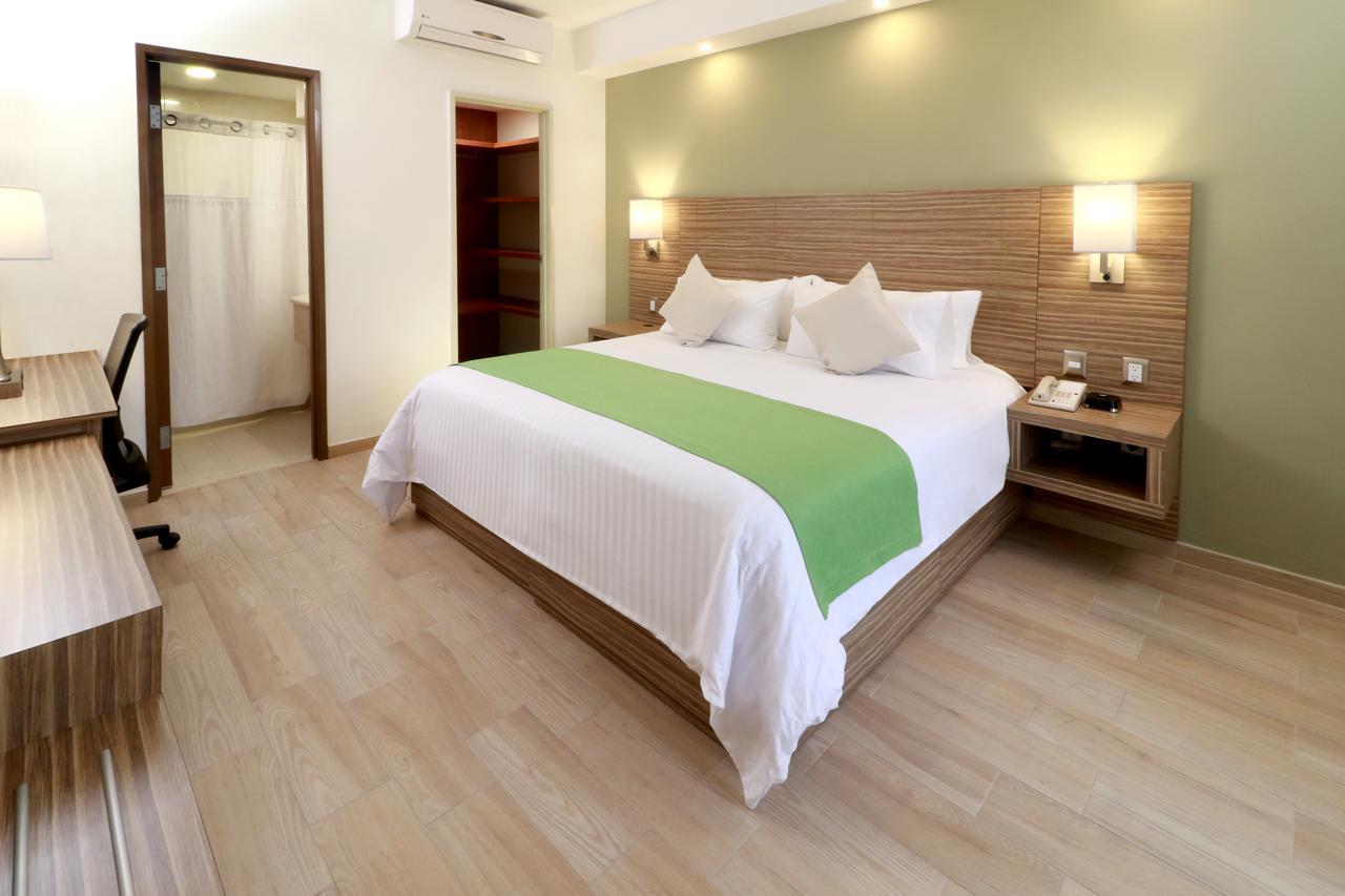 Wyndham Garden Monterrey Valle Real Экстерьер фото