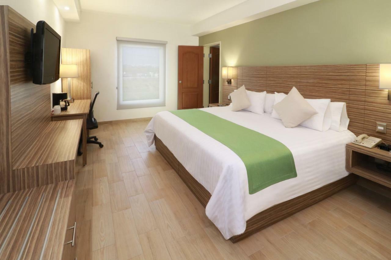 Wyndham Garden Monterrey Valle Real Экстерьер фото
